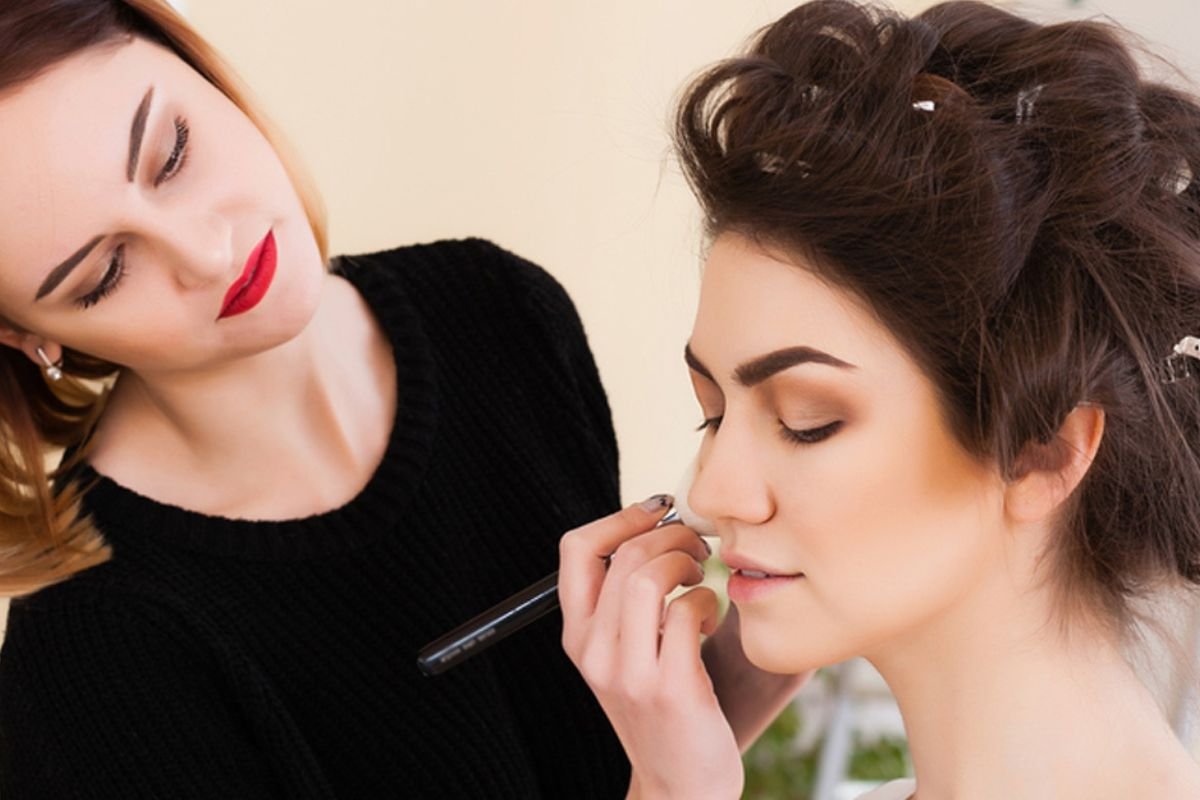 Make up Artist Beauty Travel Blogger Dubai