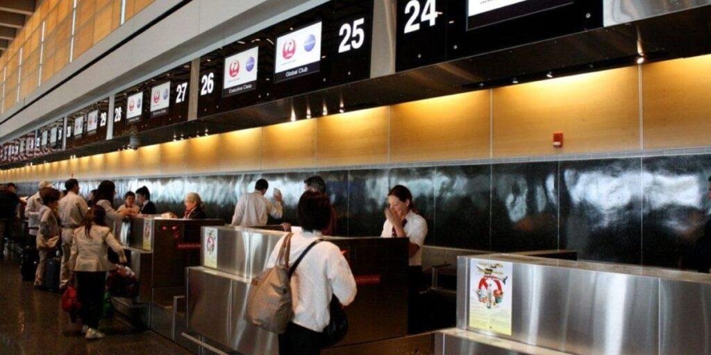 Ticket and Check-in Counters at Hawaiian Airlines Terminal
